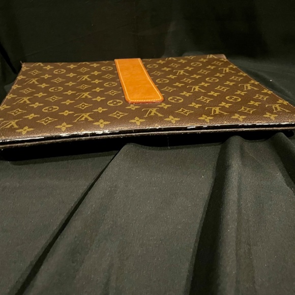 Louis Vuitton Vintage Monogram Portfolio - Picture 10 of 10